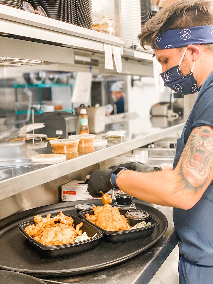 We’re all very happy to say, we’re back &amp; ready to feed y’all! Our Zilker Park location is now dishing out takeout food for curbside service from 3-8 daily. Give us a call at (737) 484-0095 &amp; let us take care of dinner tonight!

View current menu at salttraderscc.com ⚓️