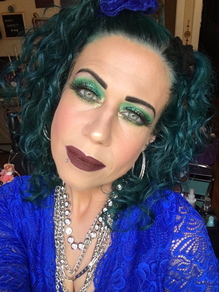 ShannonsCreati1's tweet photo. New Video ! Crazy, Funky, Wild Makeup 💄 Lets do something different since we are all stuck at home ! https://t.co/ZmYsZpWt8O. @ShannonsCreati1 @amazon #beautyblogger #makeup @ultabeauty @Sephora #youtubechannel #youtubevideos #Instagram #TikTok #facemask https://t.co/6z9b2MMsHD