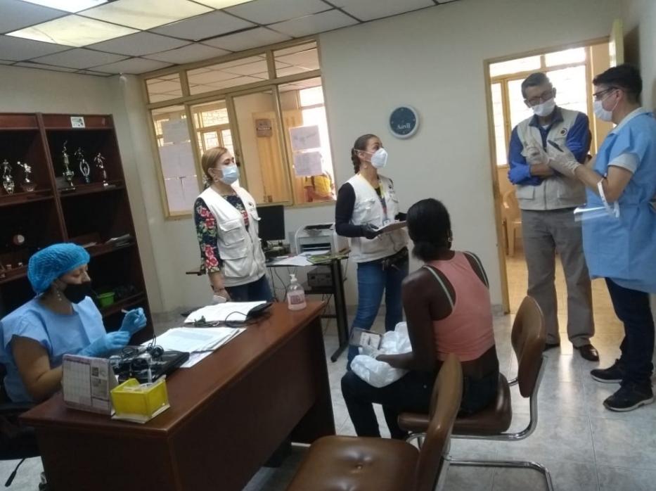 CGR_Colombia's tweet photo. #MásVigilancia La Gerencia #Quindío de la @CGR_Colombia visitó diferentes instituciones educativas en #Armenia y otros municipios del departamento, para verificar cumplimiento del #PAE que beneficia a 51.668 estudiantes. https://t.co/QwpeQXEQYo