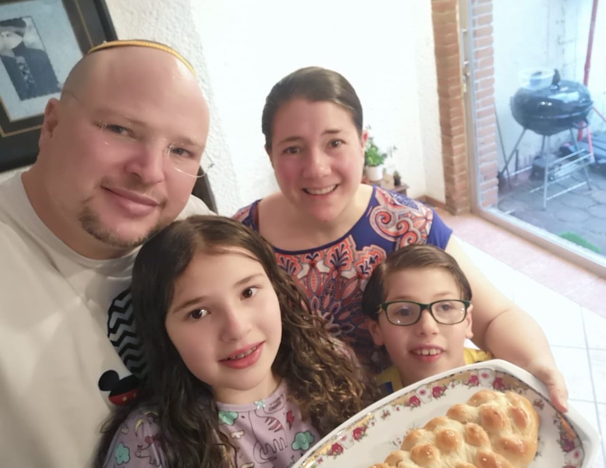 fanychurris's tweet photo. @somegoodnews  Hi @johnkrasinski I love your "show"! Want to show what my family does in this time of much needed help. Every Friday my kitchen turns into a Bakery and I do a "Challah Run" I take Challa for Sabath to my in lwas, parents and family, so we can all enjoy Shabat! https://t.co/u6KrJfSK7M