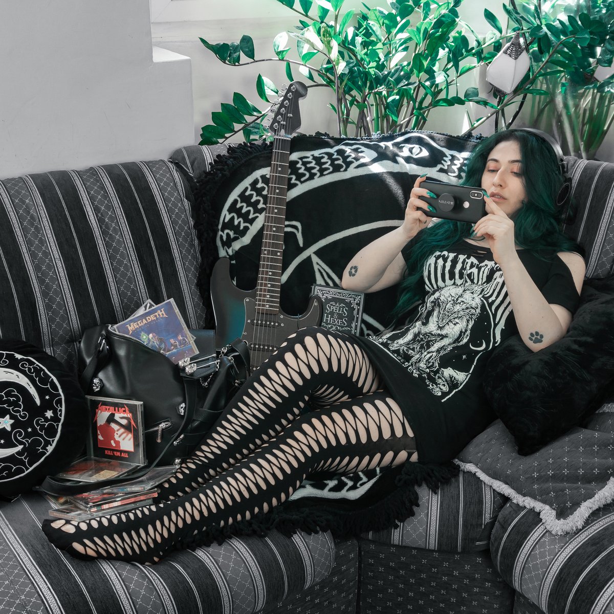 What Makes For A Purrfect Night-In? 🎮 

Hungry Distressed Top + Mistress Tights

killstar.co/NIGHT-IN | We Ship Worldwide!🌙
⠀⠀
[Relaxing witch <a href="/deathlyberry/">Deathlyberry</a> wears size S]

#killstar #nugoth #gothicfashion
