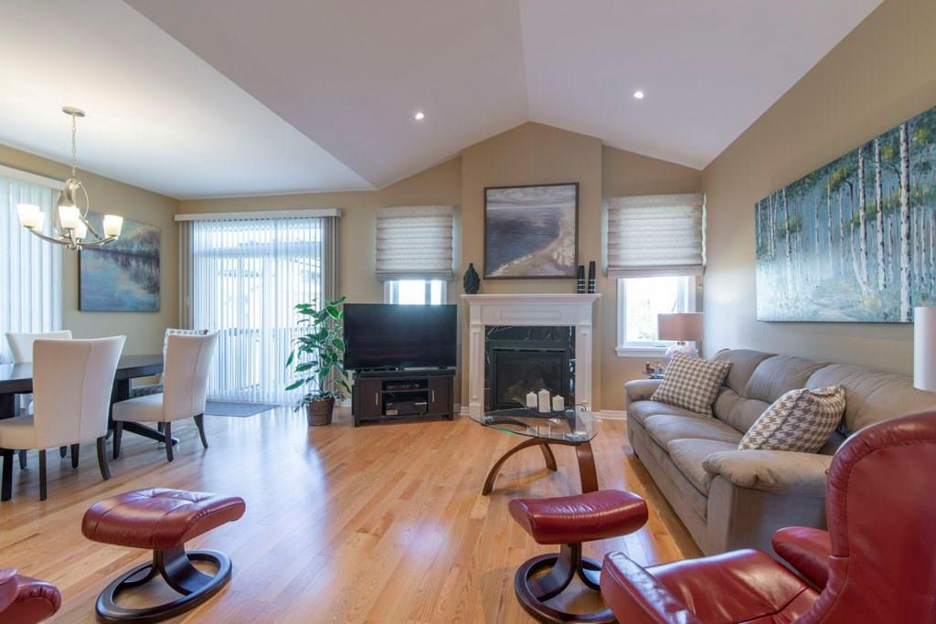Solid_R_Realty's tweet photo. Don't miss this amazing chance to own your own little piece of heaven! This bungalow is well maintained almost brand new home is perfect for those looking to downsize or looking to move up in style and class #SRwelcomehome 

🛏️ 2 Bed 
🛁 2 Bath 
📍851 JACK DALGITY ST, Almonte https://t.co/5LNyylu0Em