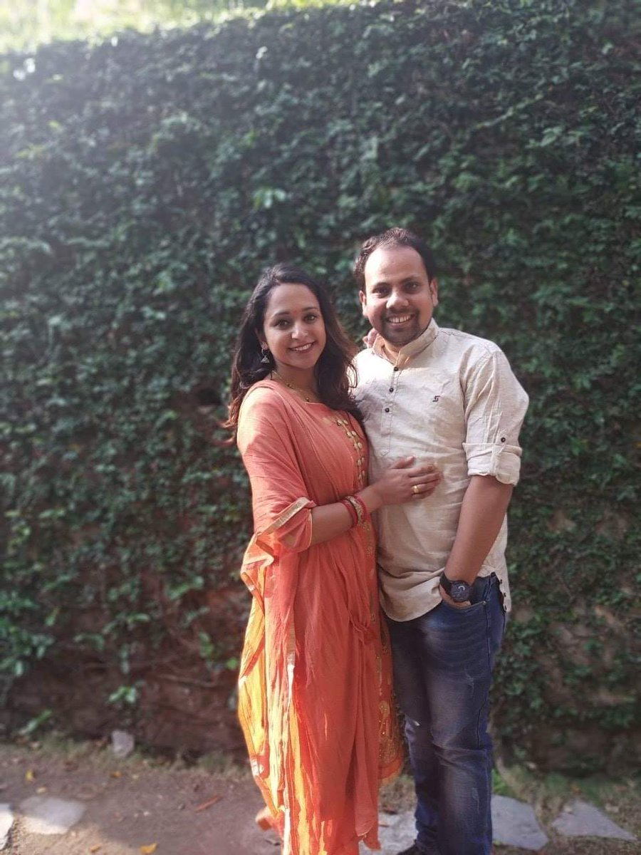 pra12bin's tweet photo. Happy anniversary de venaju😍😍😊😊 @indu_neupane @CA_Bhumiraj https://t.co/Da3vav6KSC