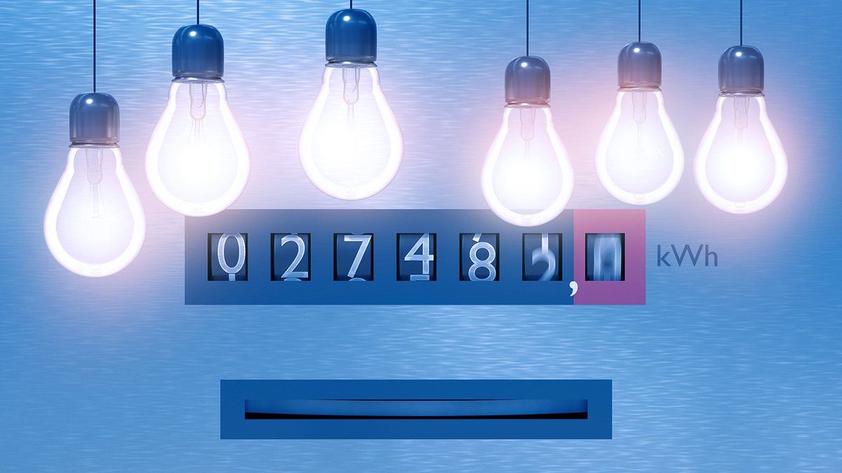 consumidores's tweet photo. Factura eléctrica: denunciamos que, mientras que un hogar medio con la tarifa regulada PVPC verá reducida su factura alrededor de 5 €/mes pese al confinamiento, quienes mantienen una tarifa fija sufrirán un incremento medio de unos 14 €/mes https://t.co/JwsPB64Q0q https://t.co/gW8vtJJgxB