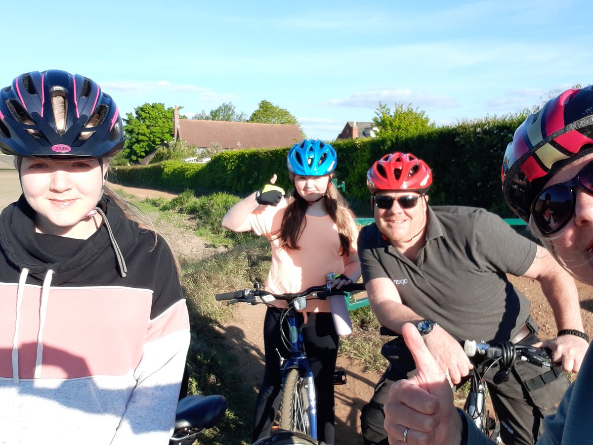 JoanneA63037133's tweet photo. @MrsEmmessPE Supporting the NHS, #run5kforNHS and our effort with LECA' s #HealthySelfie Challenge. 10.8km bike ride from the Allen family and in case you're missing it we took a detour for our selfie outside LECA 😷😁 donation made and feel free to share our mug shot. Take Care https://t.co/TIZcb2KEzE