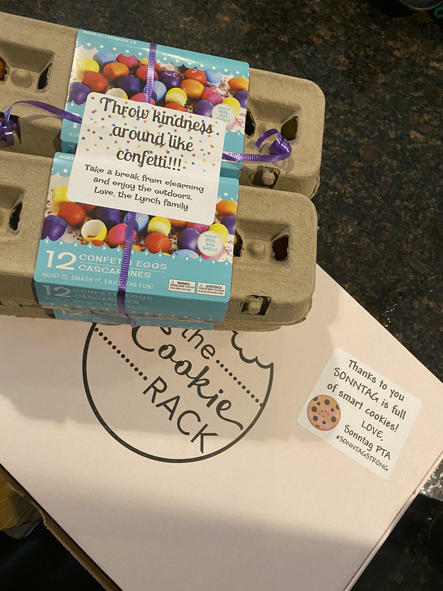 Mrsrobs2's tweet photo. When PTA spreads the love and makes me miss seeing my Sonntag peeps that much more!! Thank you! 😘 @sonntag_pta @SonntagElem @Sonntag_Second #imnotcryingyourecrying https://t.co/EwjabT3EZM