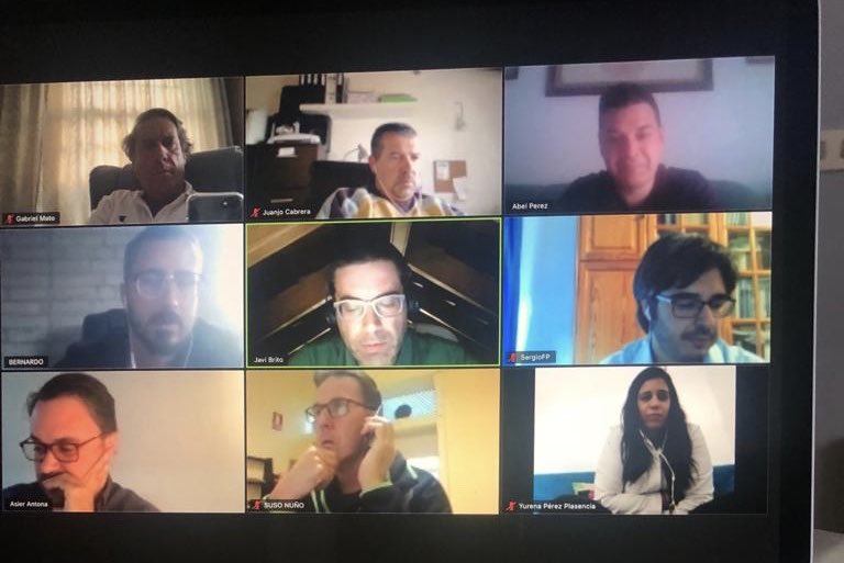 Que agradable velada con mis compañeros del <a href="/populares/">life</a> PP de Santa Cruz de La Palma, compartimos ideas sobre el momento político de nuestro país y de nuestras respectivas comunidades. Gracias por estar siempre echándonos una mano al <a href="/PPVasco/">Partido Popular Vasco</a> y en estas elecciones a <a href="/PPmasCs/">PP vasco + Cs</a>