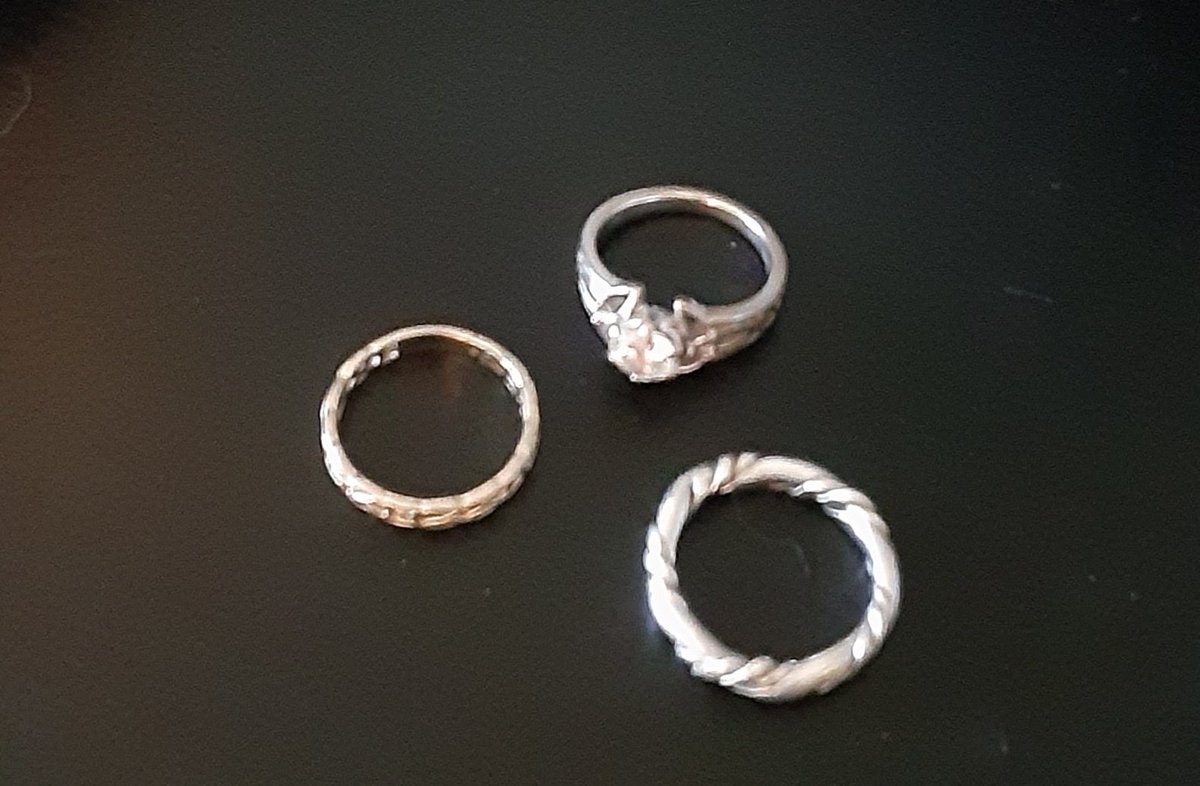 e_stavs's tweet photo. When the rings come off, you know it's #boxing day 😉.
#hitstuff https://t.co/eN0bjUDbkO