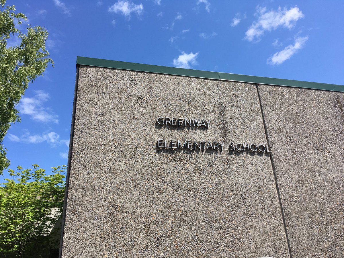 lemoineer's tweet photo. Paired up again with #GrabnGo lunches- today at Greenway Elem. 90 Families are busy this afternoon making up a storm with the @HomeDepot workshop kits so generously donated! @BeavertonSD #BSDFutureReady #kidmadethings https://t.co/C6q2UJ3QL1
