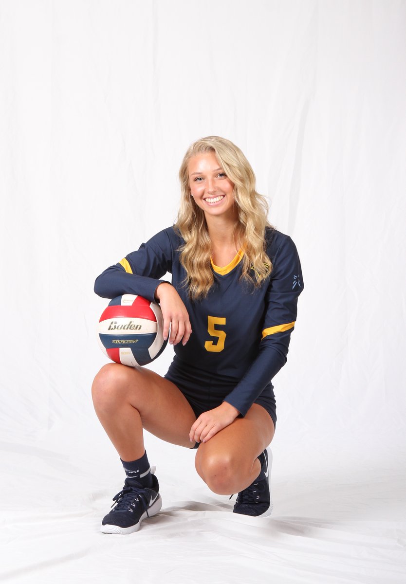 SAUCougarsVB's tweet photo. HAPPY, HAPPY BIRTHDAY to sophomore, Alison Ford! 🎊🎉 The SAUVB family hopes you have a great day celebrating! We are thankful for you! https://t.co/EURxyEmkDr