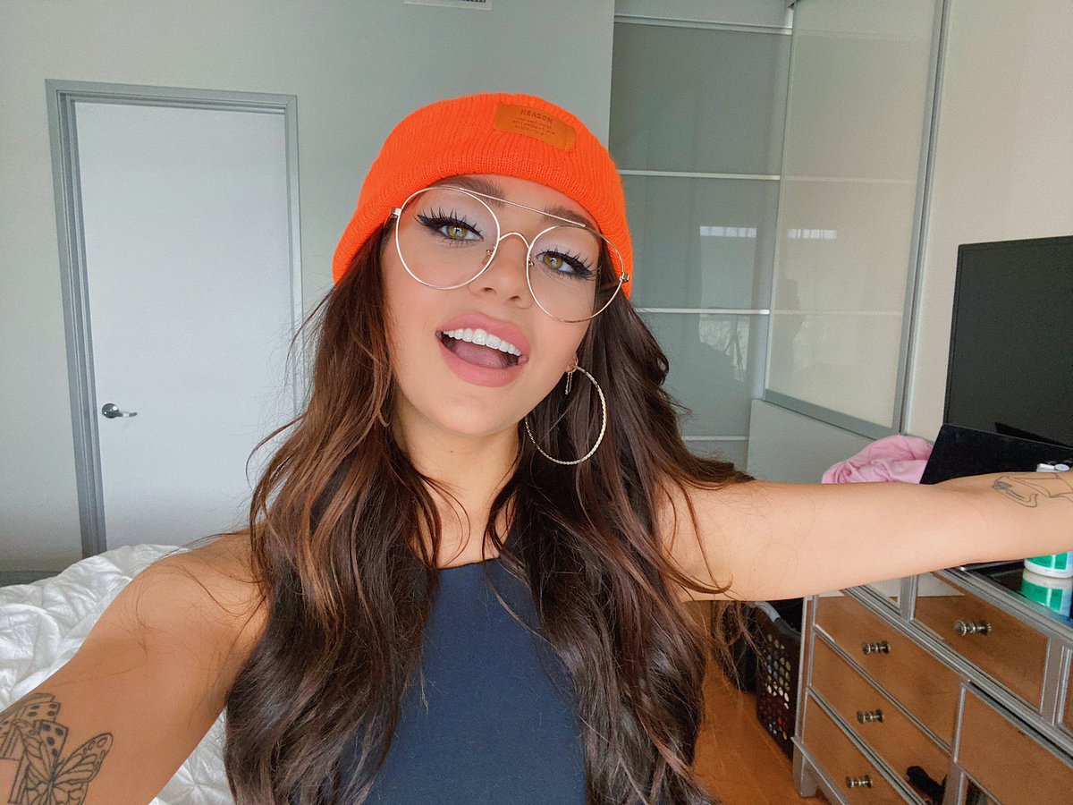 AndreaRussett's tweet image. what’s UP twitter
