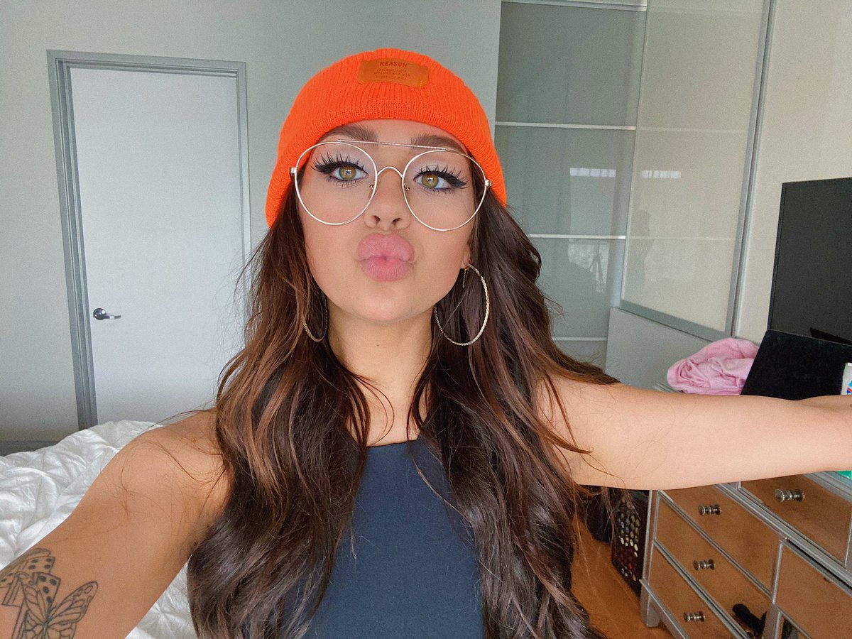 AndreaRussett's tweet image. what’s UP twitter