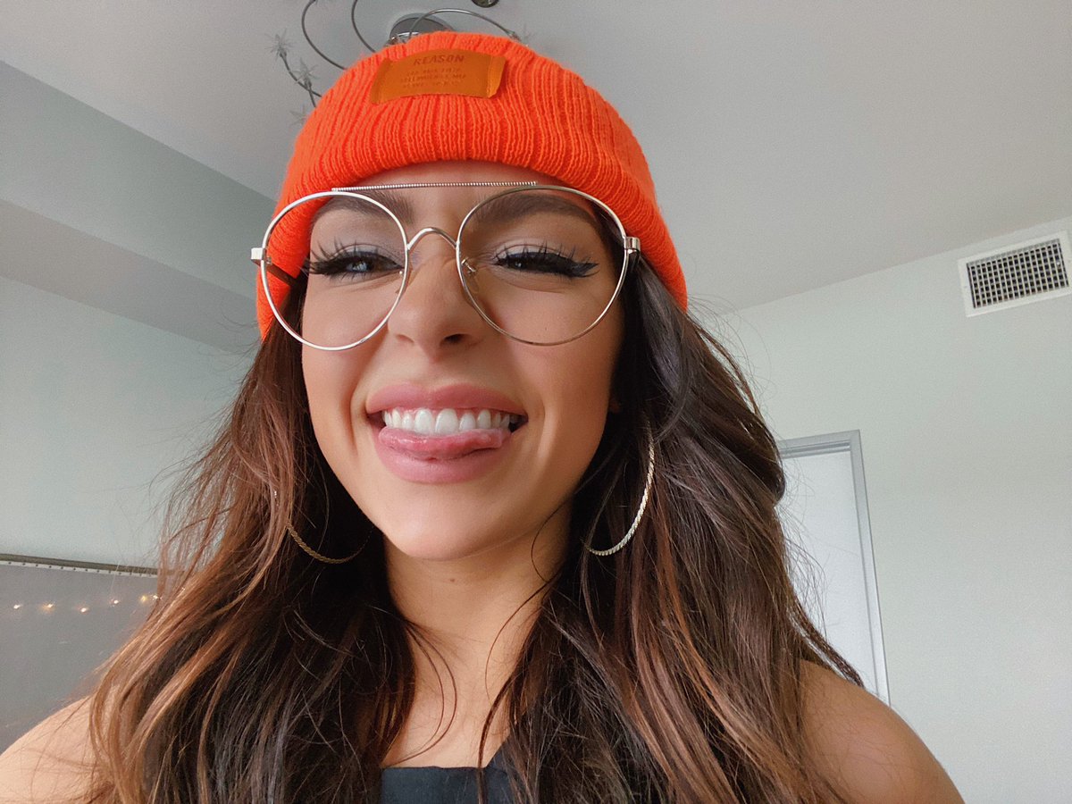 AndreaRussett's tweet image. what’s UP twitter