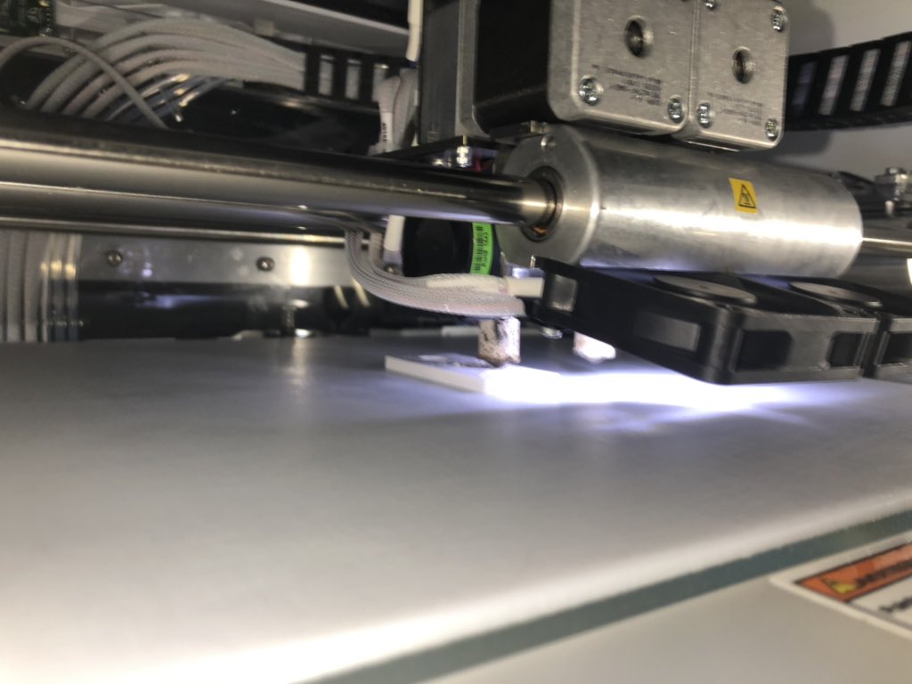 EngstromJimmy's tweet photo. Doing some late evening 3D printing.
#CodingAfterWork
#Streaming #GoPro https://t.co/nOadywg4h2