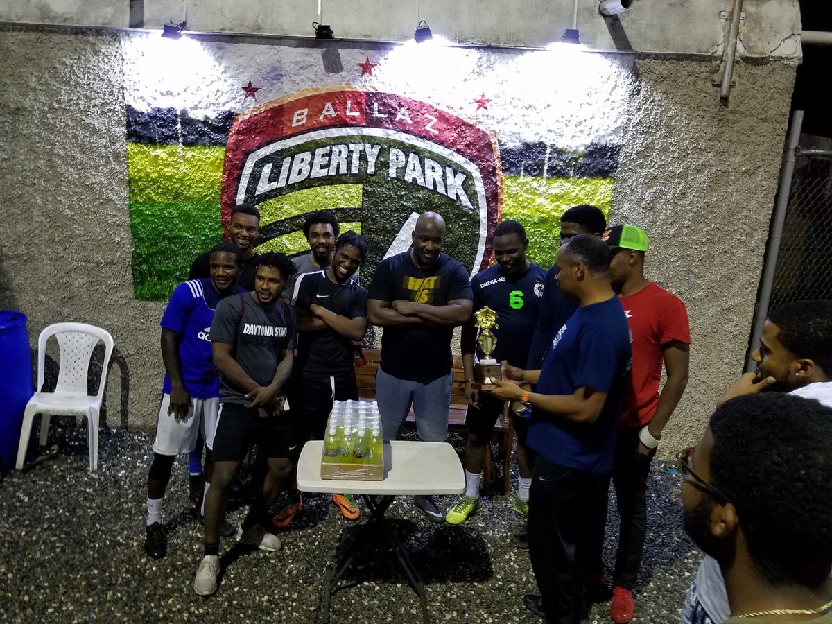 BrinksIzzle's tweet photo. #BigBizniz #LibertyPark MVP: Buba OG @ZhelanoBarnes @_quefarose11 @_hakeemsmith @Brooks_fresh #Moooch https://t.co/4YyL0R1Pl0