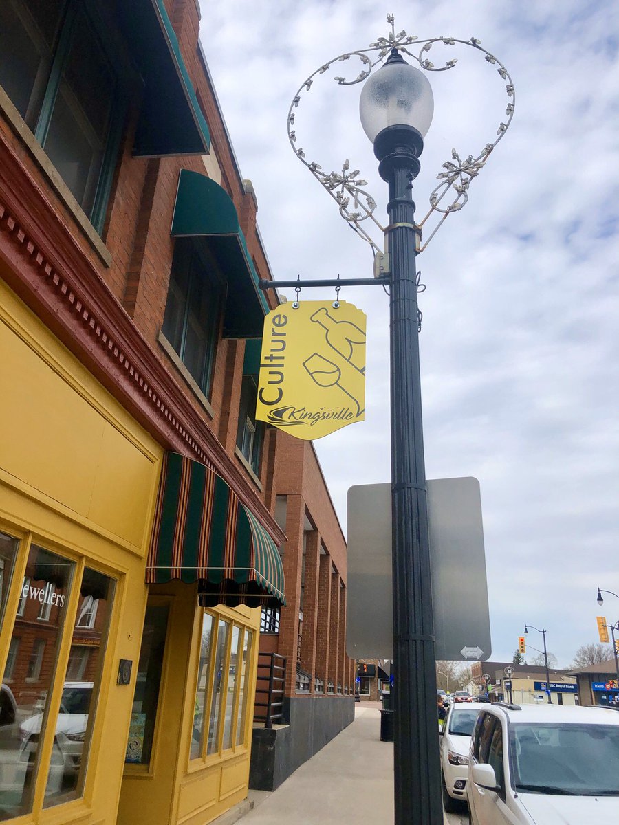Shop • Dine • Discover • Culture

Have you seen the new banners around Kingsville yet? Thank you to @townofkingsville for installing these for us, as well as @newdesignsflowers for the blue &amp; white bows to support small businesses and frontline workers! #kingsvillestrong