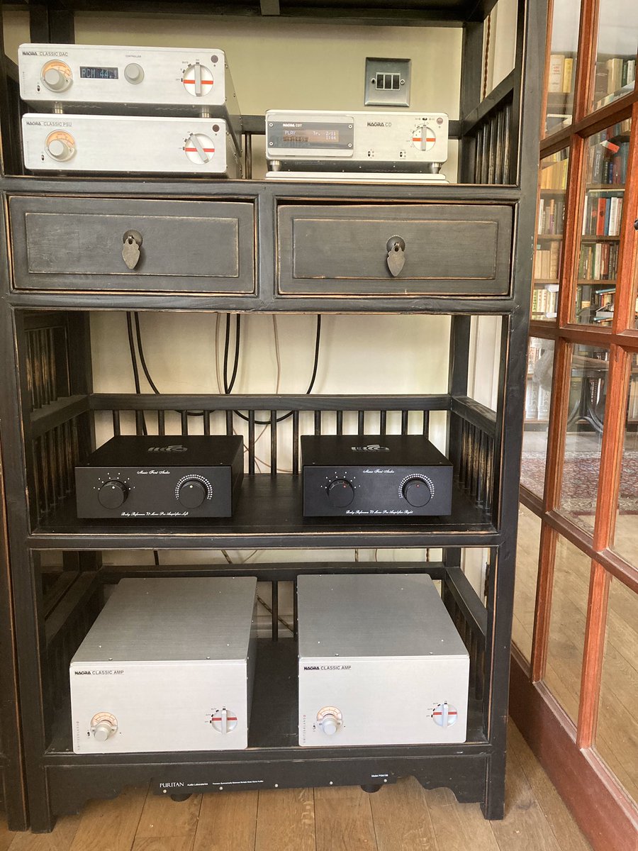 musicfirstaudio's tweet photo. Another lovely system with Music First Audio at its heart. #hifi https://t.co/O7yFDsNCSy