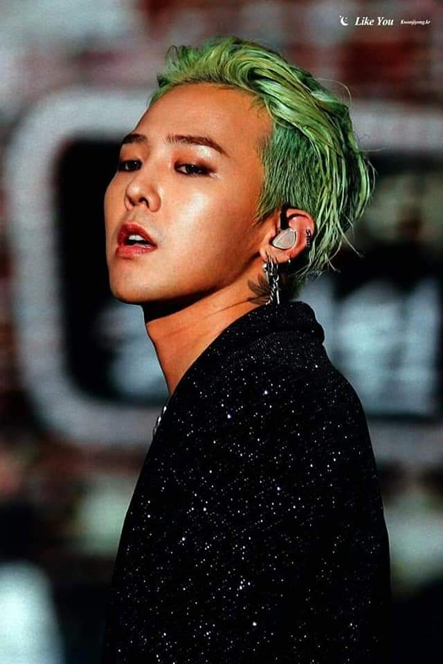 BIGBANGBIAS1's tweet photo. My bias never raised me to be a softy all thru out. We can be savage when we want to.. π
#VIPSelcaDay
#GDStan
#BIGBANG https://t.co/Rqw4qqiICc