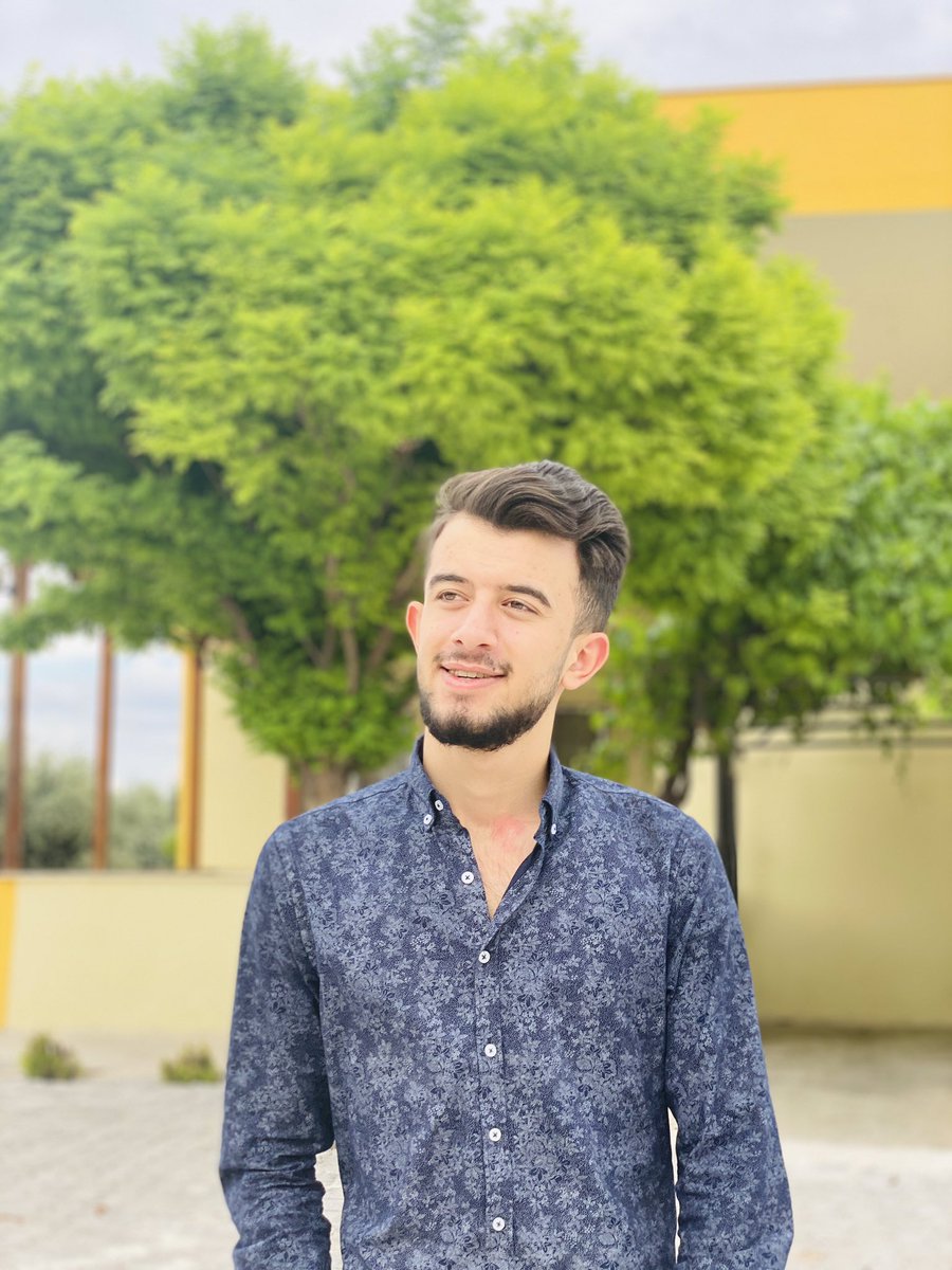 Günün adamı olmaya çalışma, hakikatin adamı olmaya çalış. Çünkü gün değişir ama hakikat asla değişmez.