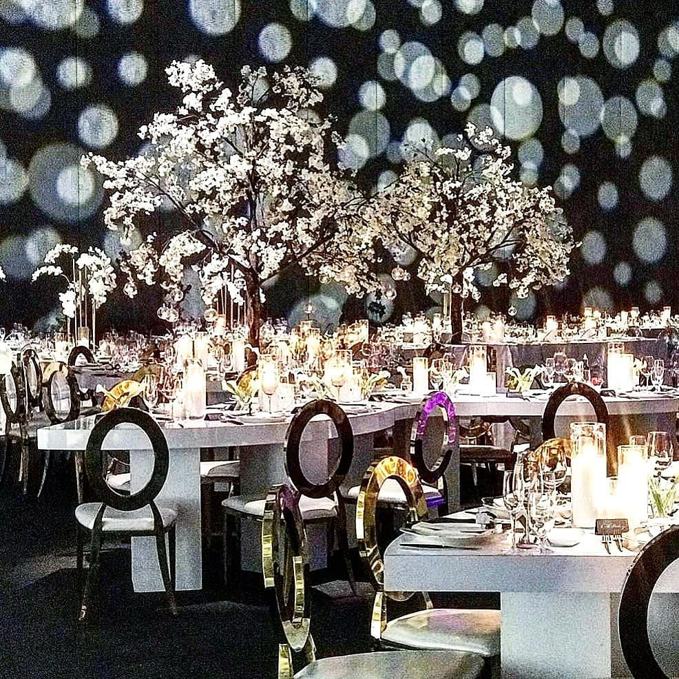 S4Ent1982's tweet photo. Add extra pops of vibrant lighting to your next event with beautiful and unique lighting solutions!
📸: r5events via Instagram. 
@byPeterandPauls https://t.co/MaB7rwcTIe