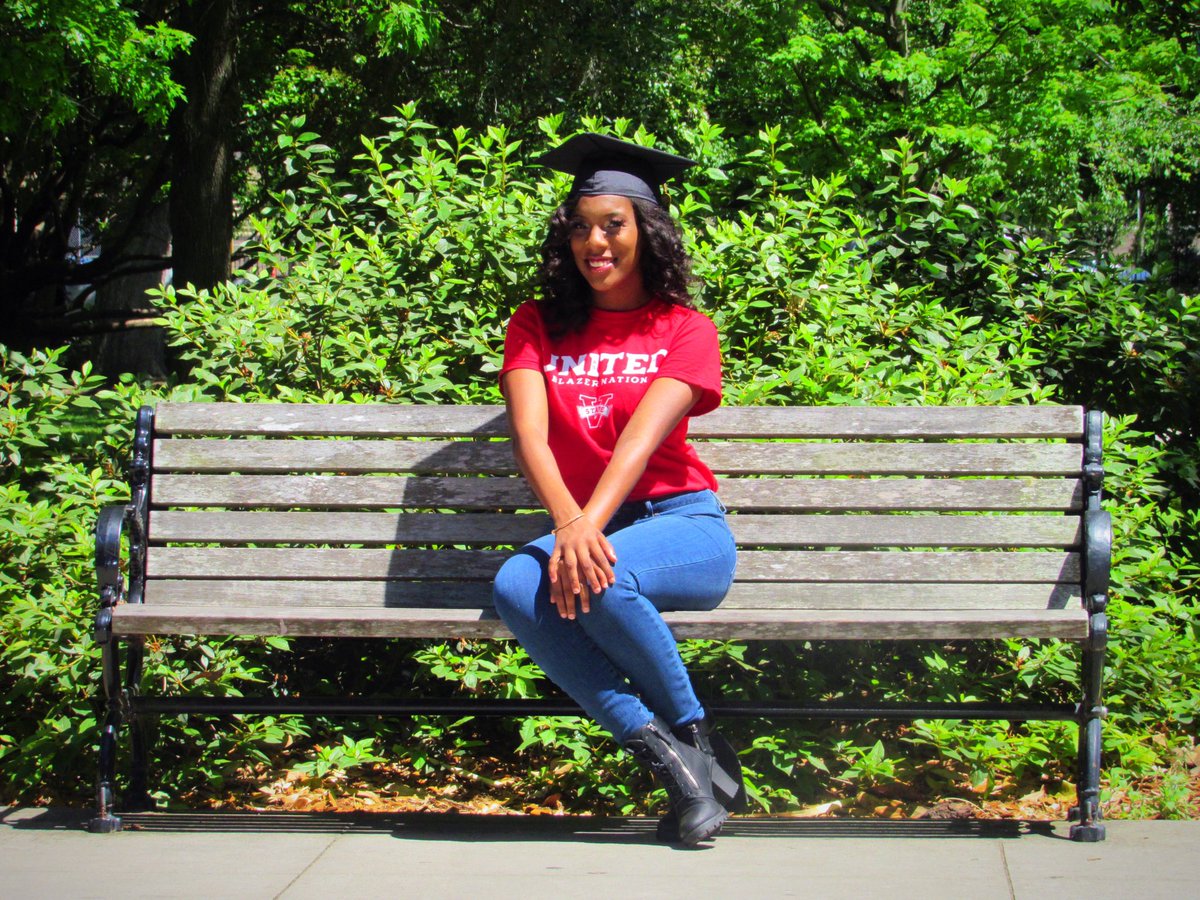 sontaaaay's tweet photo. Alright this is the official grad post. I’m thankful for all the memories, orgs that I participated in, and most importantly the friends/family I made these past 3 years. Degreeee me c/o 2020. Mama I made it!! 💗👩🏾‍🎓 https://t.co/Zp1F6d70ul