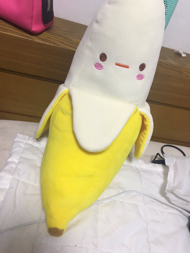 xtsbxth's tweet photo. @LaNio483 Ok for everyone who wants my banana plushie:
Here is Nana. She is only a few months old. She WILL NOT BE STOLEN BY OCÉANE BEFORE I LEAVE MARK MY WORDS.      Haha love u all 😂❤️❤️ https://t.co/AcWSDZuYoa