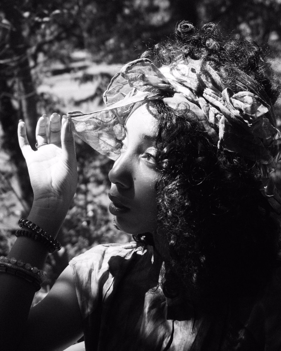 simplyluckie's tweet photo. Landed on these beautiful shots from 2018 featuring @simran_merali and Hindiyo https://t.co/x4aOLzu2NC
