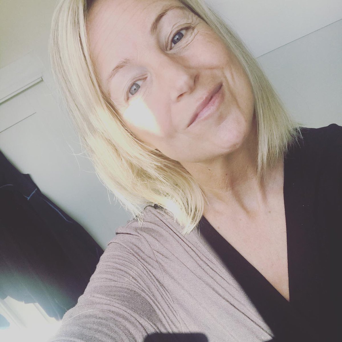 QueenEdn's tweet image. Efter 20 dar med kanske Corona - Frisk!!! 🥳