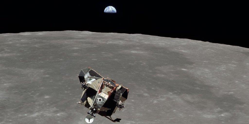 MenaCommodities's tweet photo. #DYK ⁉️
The #Astronaut Michael Collins who took this amazing picture of #MotherEarth and the #LunarModule from his #CommandModule is actually the only human being to have taken #Earth and the whole #Mankind since the beginning of time in ONE PICTURE (except himself of course) https://t.co/4YKLFJ47T3