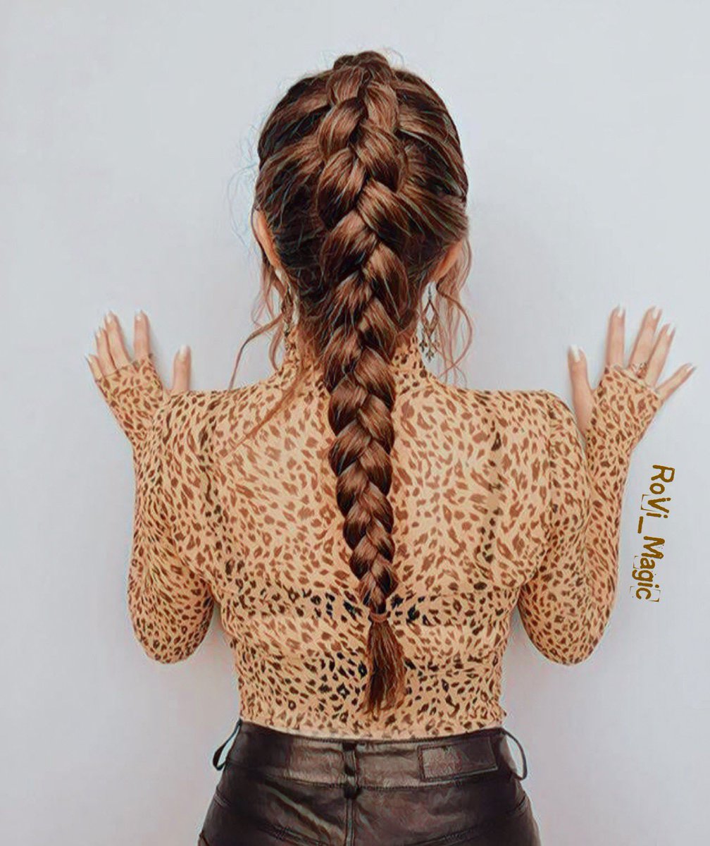 RoVi_magic's tweet photo. Loving the Braid! 🙌🏻
V has absolutely gorgeous hair! ❤️
#Ciara 🐯
👑#QueenV #VKLove #VihalfofRovi #RoVi #Cin #Days https://t.co/OdI8y0JSl4