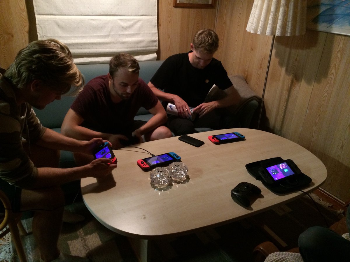 TeamRygrad's tweet photo. Fun fact about Team Rygrad. The members skateremil, LokeBrave and Best At Me have now been friends for 18 years. https://t.co/Tus3saZXef