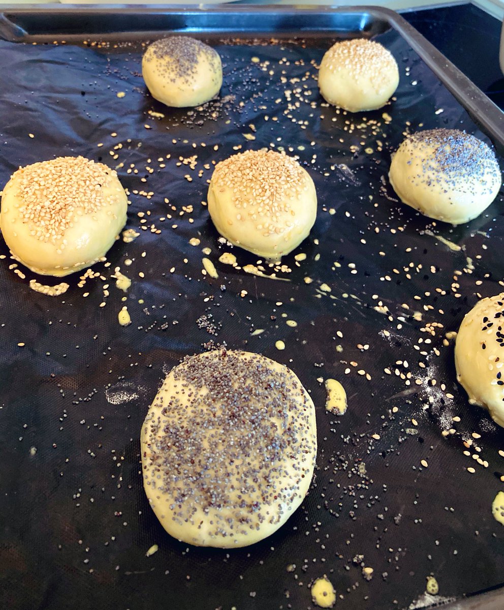dxysl_'s tweet photo. Hinter den Kulissen.
#RamadanKitchen
#RamadanKareem
#PatatesliPoğaça https://t.co/ejagDziyA6