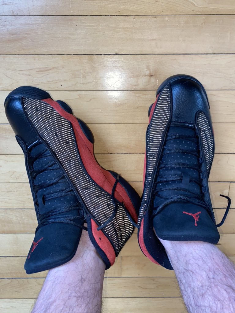 Dallasmrogers's tweet image. It’s been a long time since I’ve put these bad boys on, feels good!

#flexfromhome #housekicks
#LuckyNumber13 #3Mvibes