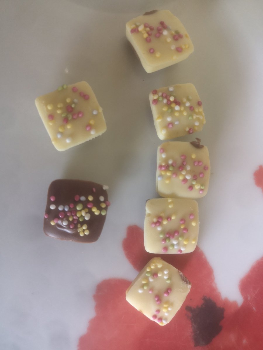 Kazsimmo42's tweet photo. @Year4Hempland Poppy had lots of fun creating hand made chocolates and writing out the instructions! https://t.co/odjNmjGRnO
