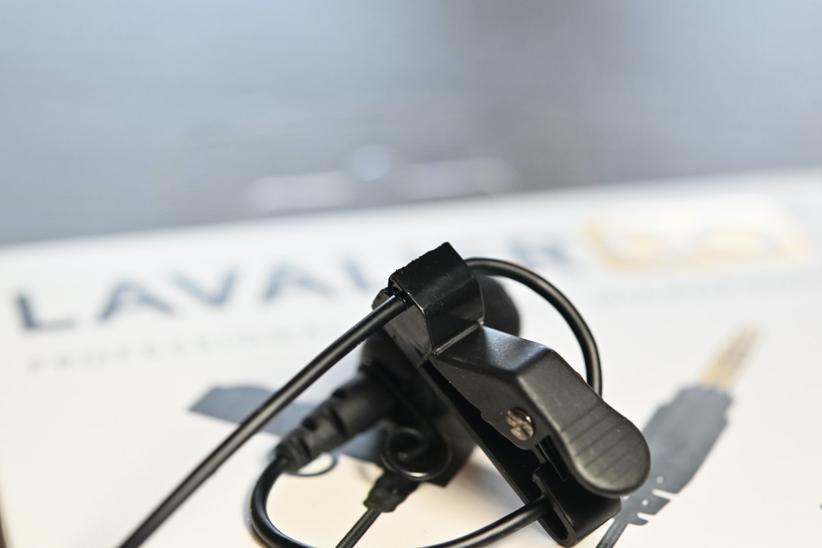 terrylivesey's tweet image. @rodemics Not impressed with the new Lavalier GO. The back that sits on the talent is sharp and scratchy bad moulding and needs taping before use. 😔 Not impressed with QC from such a company with great products. Do you have better ones to replace it with? #rode  #lavaliergo