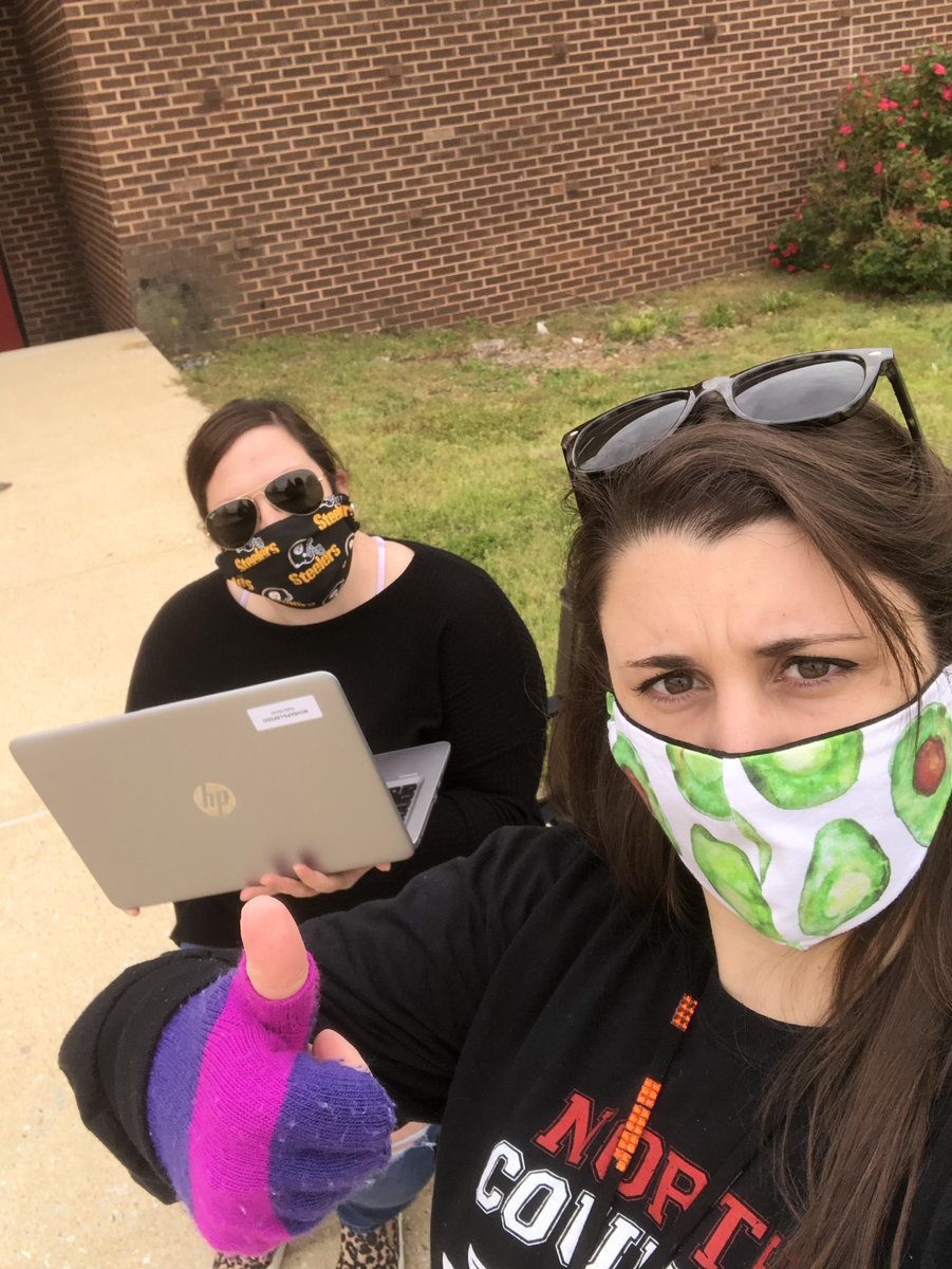 EveningHSaacps's tweet photo. Our North County Evening High team is working hard to make sure our Owls have the technology they need to be successful this semester! #NCEHS #OwlYeah #AACPSAwesome https://t.co/eMJlPnJqzj