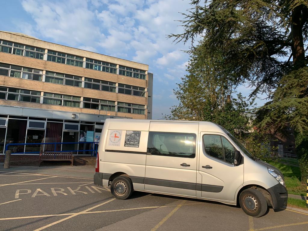 visit_mon's tweet photo. We're shining a light on the special businesses helping support their local Monmouthshire communities. Our first blog features The Angel Hotel group in Abergavenny who’ve joined the ‘Feed the NHS Wales’ initiative.  A big thank you to all involved 👏👏👏

https://t.co/qCXCDykM50 https://t.co/EH0zG2tqgO