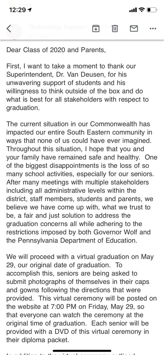KDclassof2020's tweet photo. To our seniors and family! Thank you for your patience and we all now have two things to look forward too!🎓 https://t.co/APtJ53F4Wo