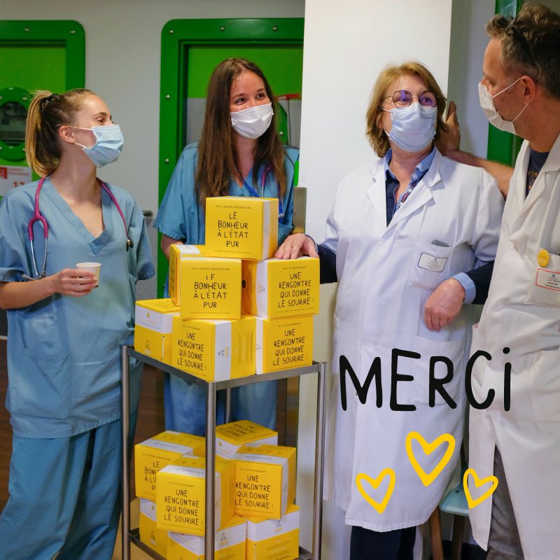 cafejoyeux's tweet photo. De généreux donateurs se mobilisent pour offrir du café joyeux dans les hôpitaux 🏥 
1ère livraison au @chrivesdeseine !
Les professionnels de santé ont pu déguster leur première tasse de joie ! 👩‍⚕️👨‍⚕️☕️
Nous avons à cœur de livrer +100 hôpitaux et maisons médicalisées en France 💛 https://t.co/SJDuHtTBcS