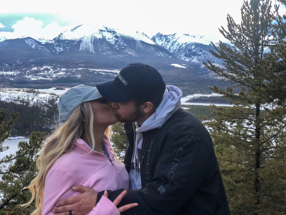 PrincessBeverly's tweet photo. First trip with my love &amp; many more to come 🗻💗 https://t.co/F1JCUNR50r