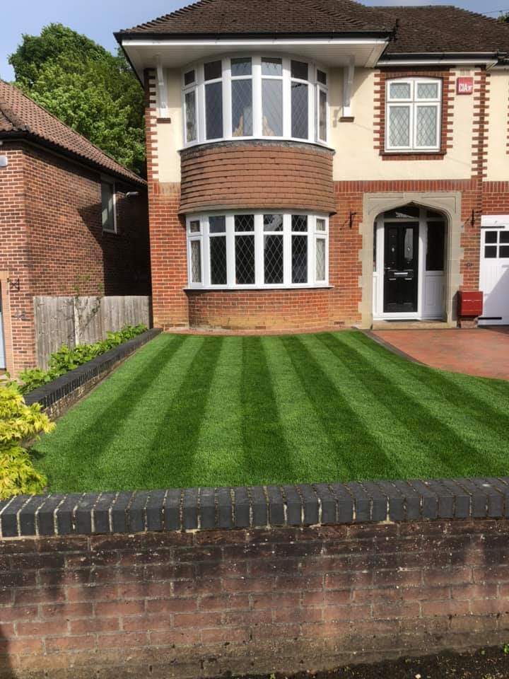 A very proud customer and the envy of their street no doubt. It's always nice to receive some positive feedback and this image is very satisfying indeed. #GoodJob #stripes 👍🧡♻️✅