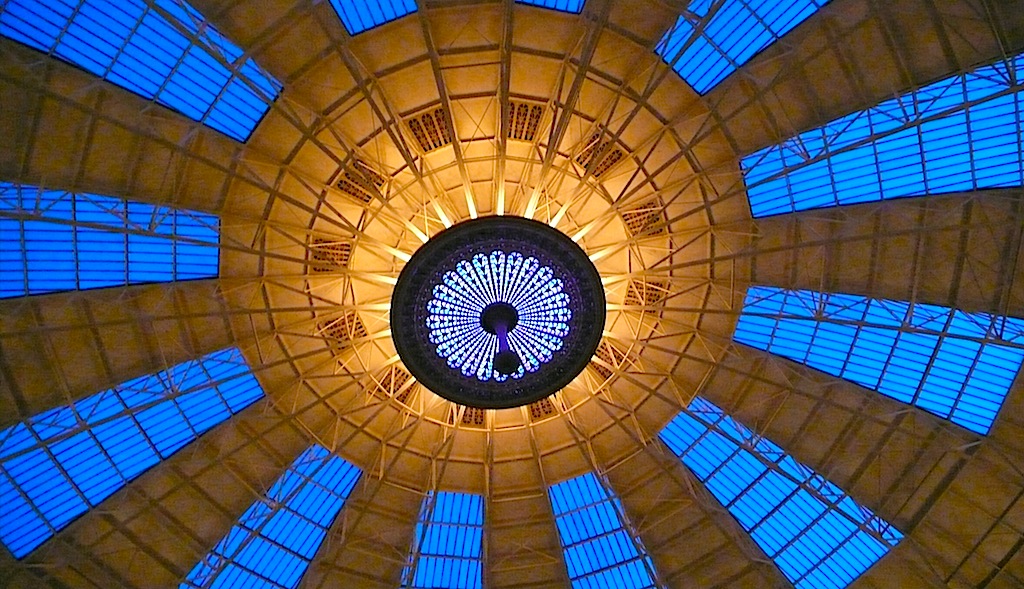 visitfrenchlick's tweet photo. @USTravel @VisitIndiana @VisitIndy @SantaClausInd @SouthShoreCVA @VisitFortWayne @VisitHamiltonCo @JayCoTourism @VisitDeKalbCo @GoSoIN Be sure to visit southern Indiana &amp; stop by French Lick West Baden to see our historic small town! ❤️
Don't forget to enjoy a Chocolate Dome dessert at the French Lick Resort! https://t.co/T3zfc2drSK