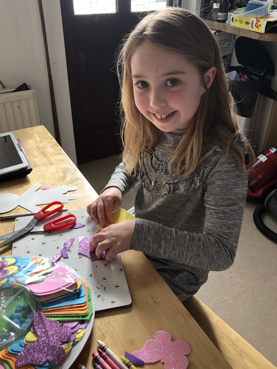 Mrs_NBarber's tweet photo. Maisy and Daisy was the fairy 🧚🏻‍♂️ @EGPA_Y3_4 #artsandcraftsafternoon https://t.co/N3ASF41xCi