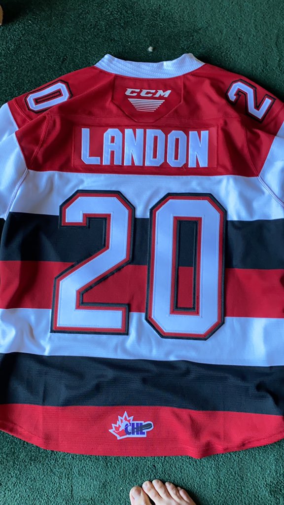 RylandLandon's tweet photo. Thanks @Ottawa67sHockey for the threads, cant wait to start it up. #noquit https://t.co/AtuI2M0RSc