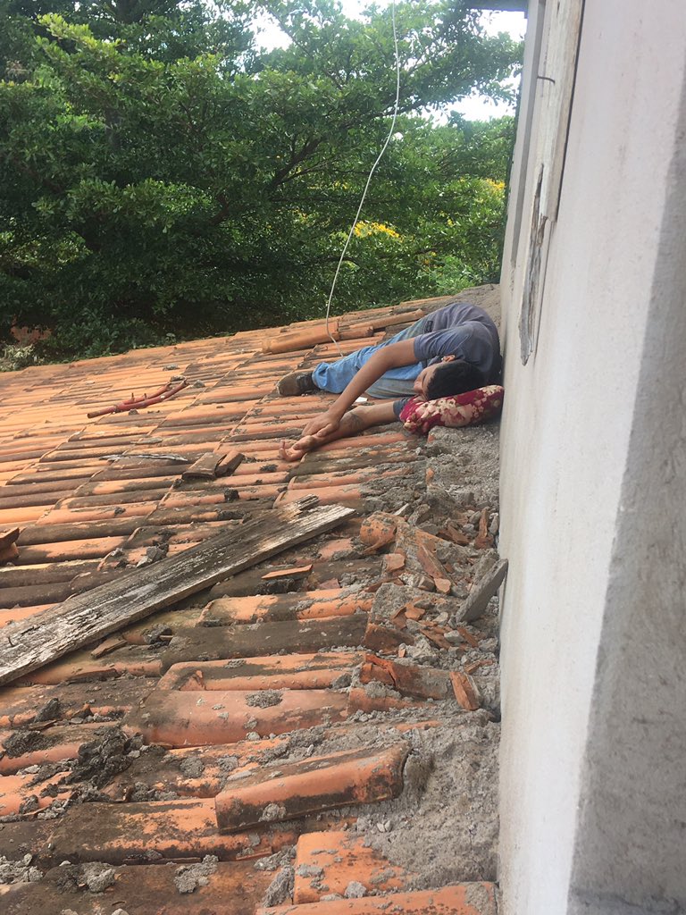 RuanCaetano16's tweet photo. PESSOAS NORMAIS: Não consigo dormi na casa dos outros prefiro minha cama                                           EU EM QUALQUER LUGAR: https://t.co/bsTNs12dbl