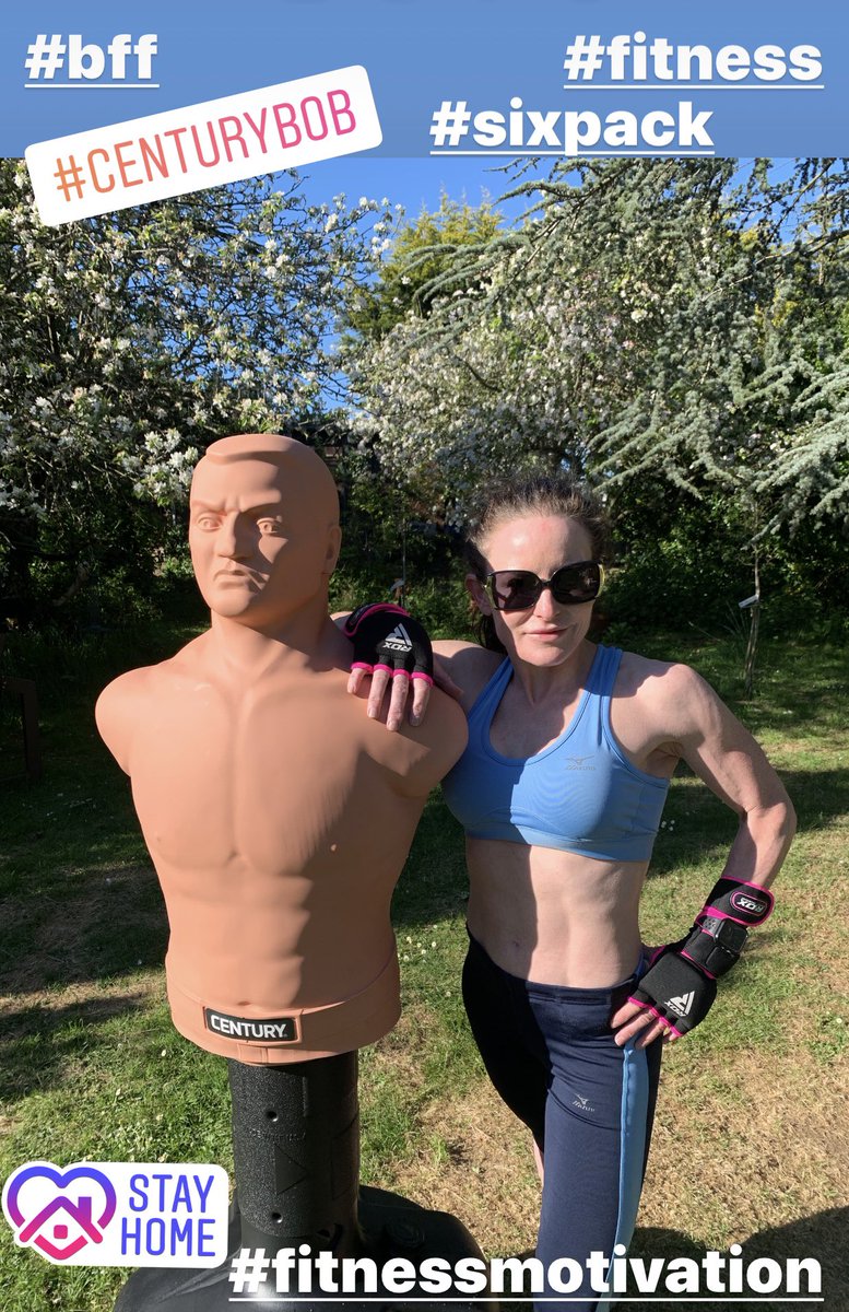 Keep healthy, keep social distancing, stay safe and strong and be kind... we are all in this together!
#stayhome #staysafe #stayhealthy
#fitness #sixpack #fitnessgoals #pushup #fitnessmotivation #glutes #gluteworkout #bandworkout #boxing #boxersofinstagram
