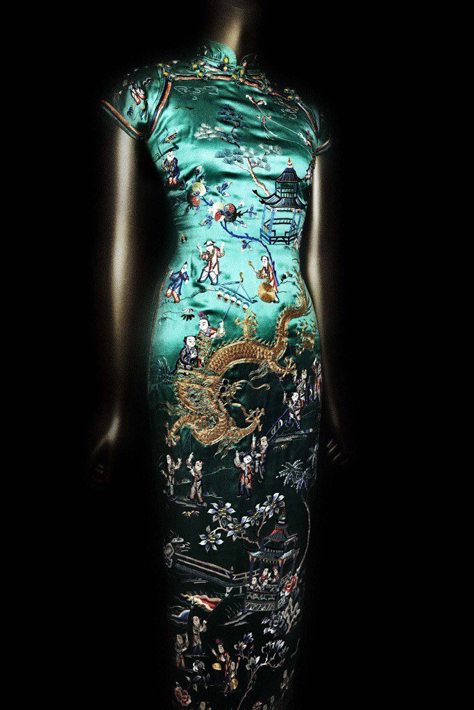 qipao or cheongsam dress model and cut as we see today was popularized by chinese-indonesian socialite, madame wellington koo aka oei hui-lan.she owned this green qipao that currently displayed in new york metropolitan museum of art.
