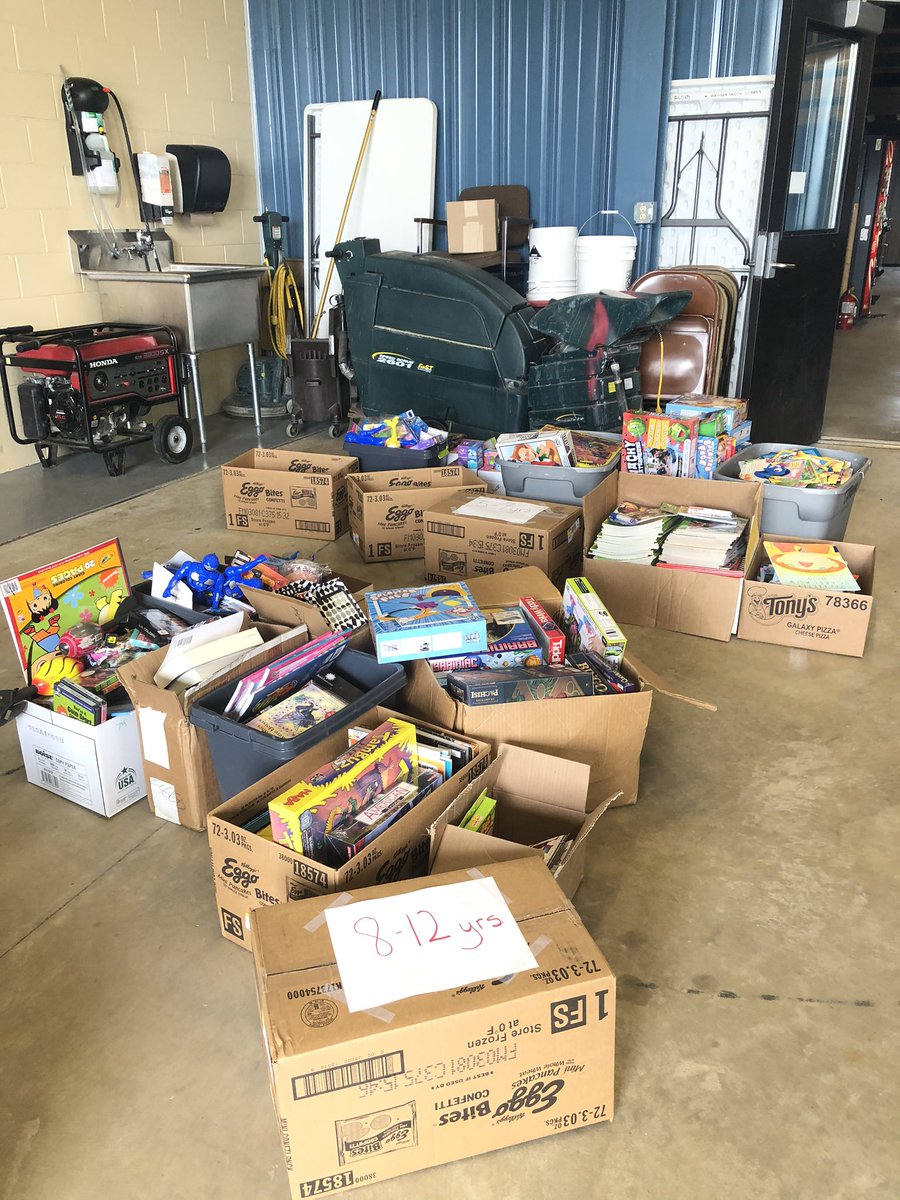 mbflem1's tweet photo. An extra little something to make Bullock Creek kids smile.  Our bus drivers will be playing Santa this week and dropping off a game, toy or book to the kids.  Thank you Toys for Tots for making this possible.  Always kids first at the Creek #bcelrocks https://t.co/fEFMjAJbho
