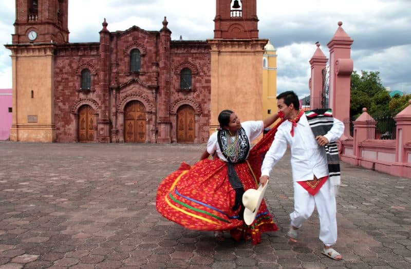 Htl_CJM's tweet photo. De acuerdo con el Sistema de Información Cultural del Gobierno de México, en nuestro país existen alrededor de 67 pueblos indígenas –aunque hay aproximadamente 68 lenguas con sus respectivas variantes lingüísticas-.

https://t.co/mAUjBqa6ZN

#Morelia #Michoacán #CasaJoséMaría https://t.co/5G7624hV6c