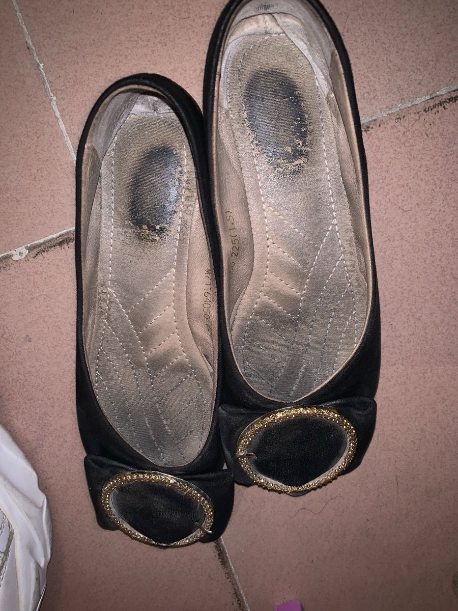全城搜鞋on X: 這種品相的平底鞋是絕對的極品沒想到年輕漂亮的女白領鞋子居然這麼有味道#全城搜鞋#
